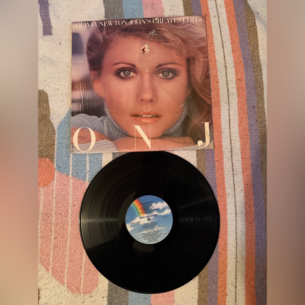 Olivia Newton-John's Greatest Hits [LP] 1975 MCA Records  MCA-3028  vinyl